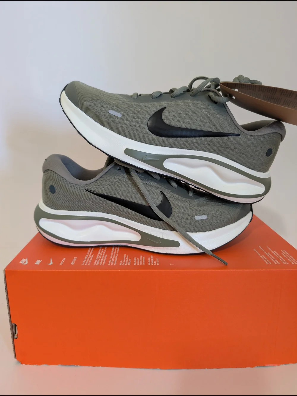Nike Journey Run Olive Green Unisex Men's Size 8 Womens 9.5 BOX No Lid